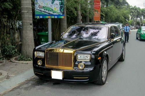 Cận cảnh Rolls-Royce mạ vàng biển Quảng Ninh tại Sài Gòn 2