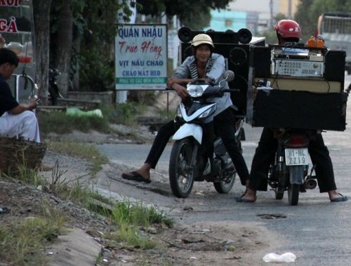 Ca sĩ kẹo kéo miền Tây 4