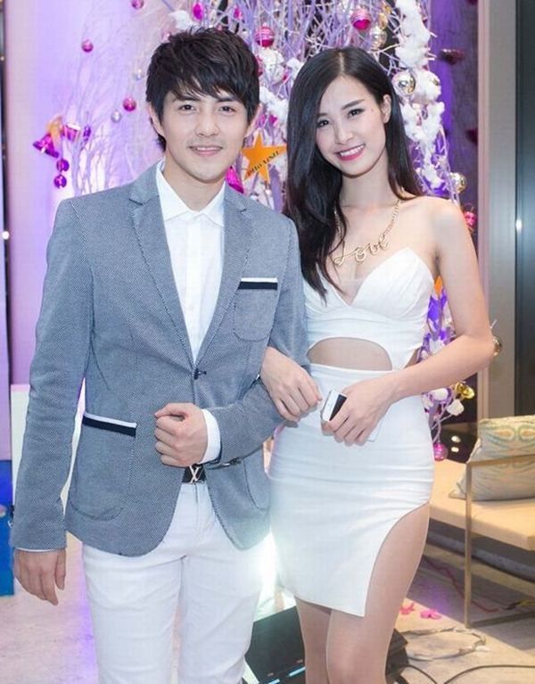 5 cặp đôi mặc đẹp trên thảm đỏ sự kiện showbiz Việt 8