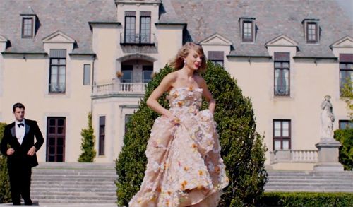 Váy áo đắt tiền của mỹ nhân "cuồng ghen" Taylor Swift 3