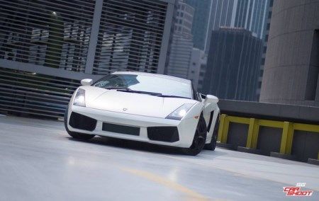 Người đẹp “đọ sắc” với Lamborghini Gallardo Spyder 6