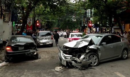 Hà Nội: Tạm giữ hình sự tài xế “xe điên” trên đường Bà Triệu