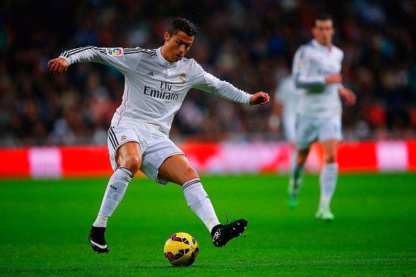 Ronaldo khoe giày vàng và ấn định chiến thắng 5-1 cho Real 6