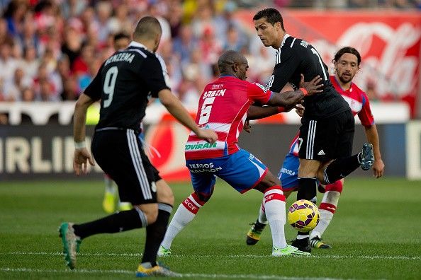 Real 5-1 Vallecano: Ronaldo ghi bàn thắng may mắn 3