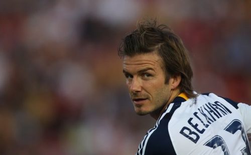 21 kiểu tóc trải dài theo năm tháng của David Beckham 18