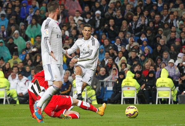 Ronaldo khoe giày vàng và ấn định chiến thắng 5-1 cho Real 8