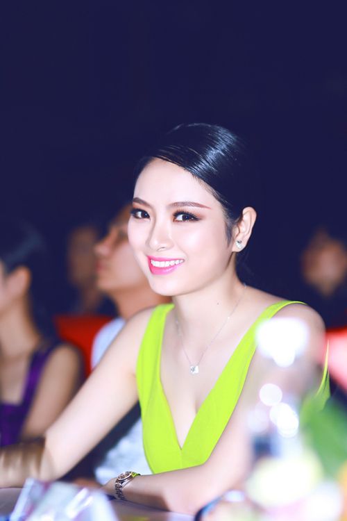 "Hoa hậu tóc dài" nhất Việt Nam ngày càng kiều diễm 2