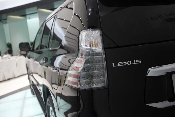 Lexus GX460 có giá 3,766 tỷ đồng 11