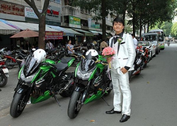Dàn Z1000, Air Blade độ trong đám rước dâu ở Sài Gòn 5