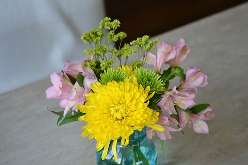 Cắm hoa cúc trang trí bàn ăn cho ngày cuối tuần 6