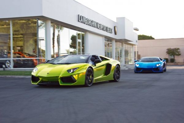 Hàng chục siêu xe Lamborghini đủ màu sắc khoe dáng tại Mỹ 4