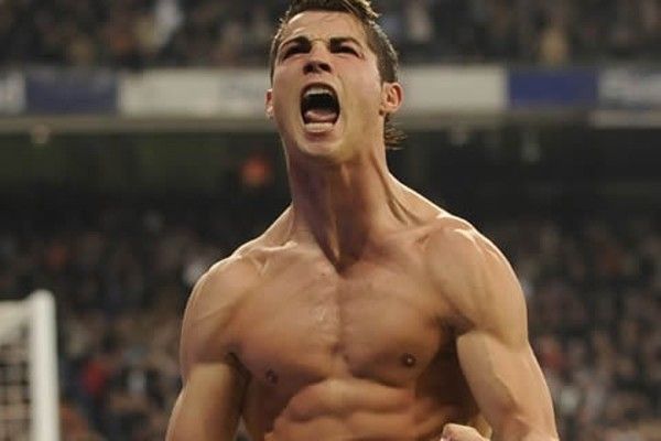 Hình ảnh cơ bắp của Ronaldo biến dạng khi ở M.U đến Real 7
