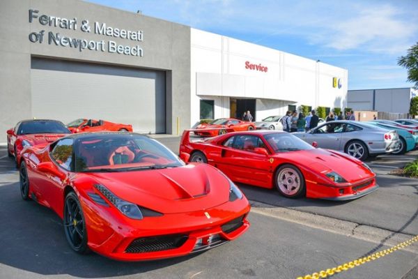 Dàn siêu xe Ferrari đi chơi Tết tại Mỹ 9
