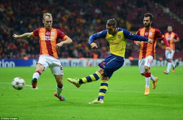 Ramsey lập siêu phẩm volley, Arsenal đại thắng Galatasaray 7