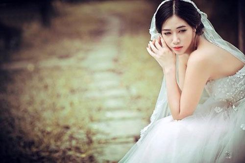 Học lỏm cách tạo dáng với váy cưới của sao Việt 9