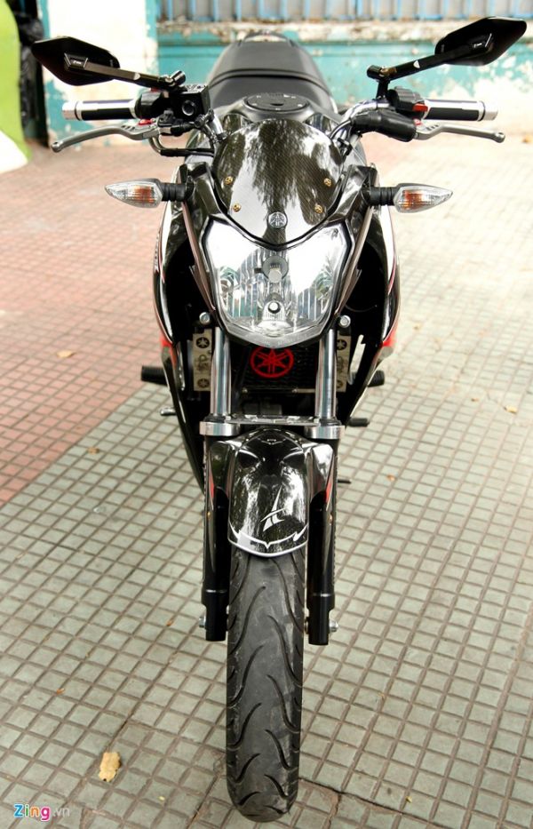 Yamaha FZ150i dán decal carbon của biker Sài thành 2