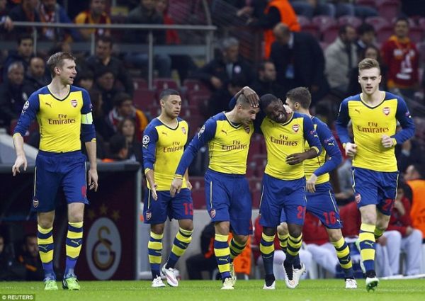 Ramsey lập siêu phẩm volley, Arsenal đại thắng Galatasaray 11