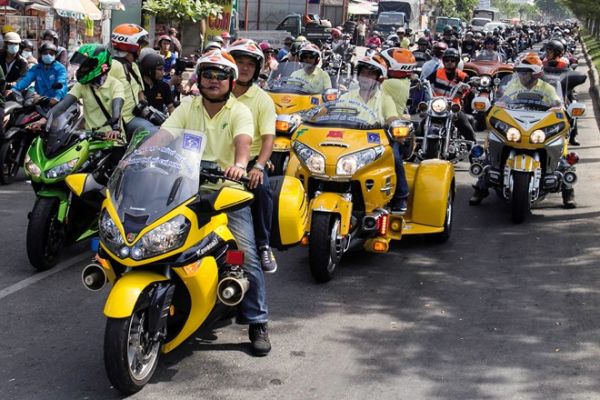 Màn diễu hành đẹp mắt của hàng trăm chiếc mô tô tại Sài Gòn 3