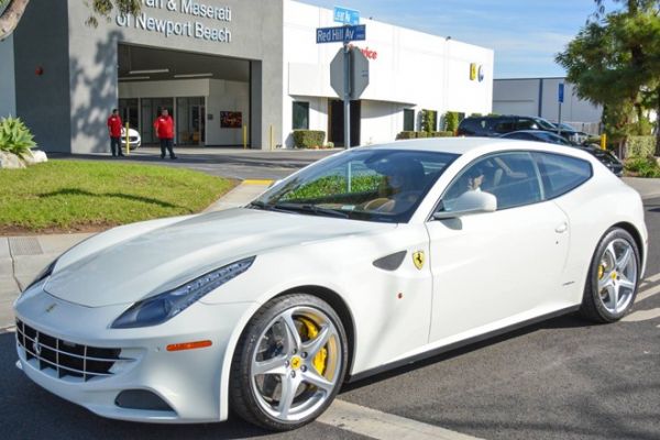 Dàn siêu xe Ferrari đi chơi Tết tại Mỹ 12