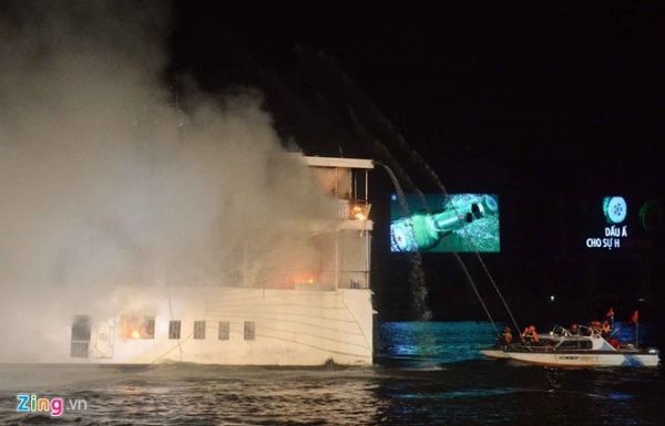 Diễn tập ứng cứu tàu du lịch bốc cháy trên sông Sài Gòn 6