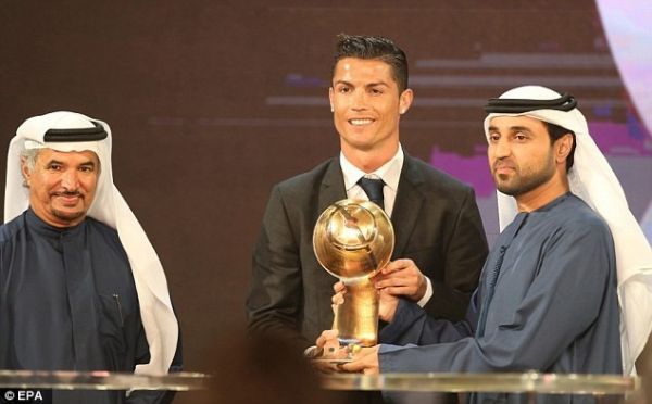 Ronaldo hào hứng cùng gia đình khám phá Dubai 11