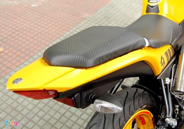 Yamaha FZ150i độ màu vàng bắt mắt của phượt thủ Sài Gòn 15