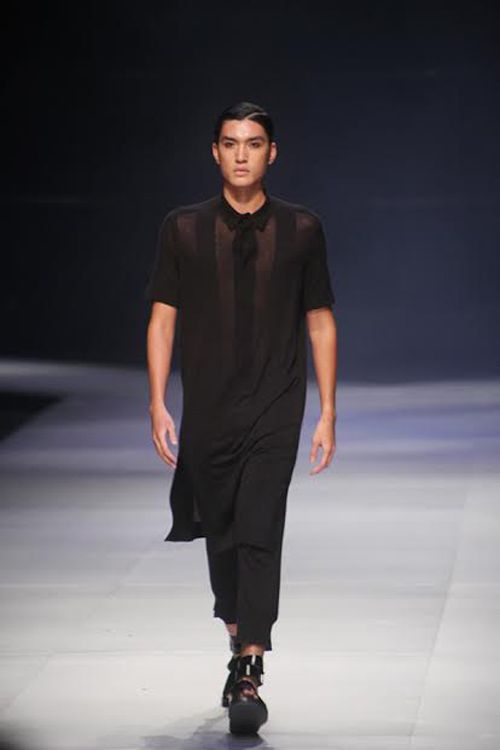 VIFW 2014: Hoa mắt với váy độc đáo cho nam giới 10