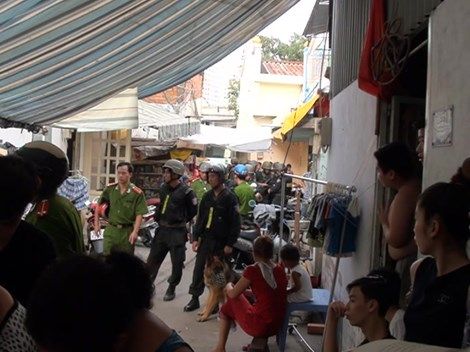 TP.HCM: Hàng trăm cảnh sát vây bắt 11 đối tượng bán ma túy 4