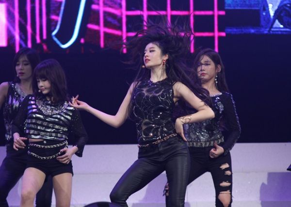 Trọn bộ ảnh concert quyến rũ khó cưỡng của T-ara 6