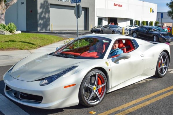 Dàn siêu xe Ferrari đi chơi Tết tại Mỹ 5
