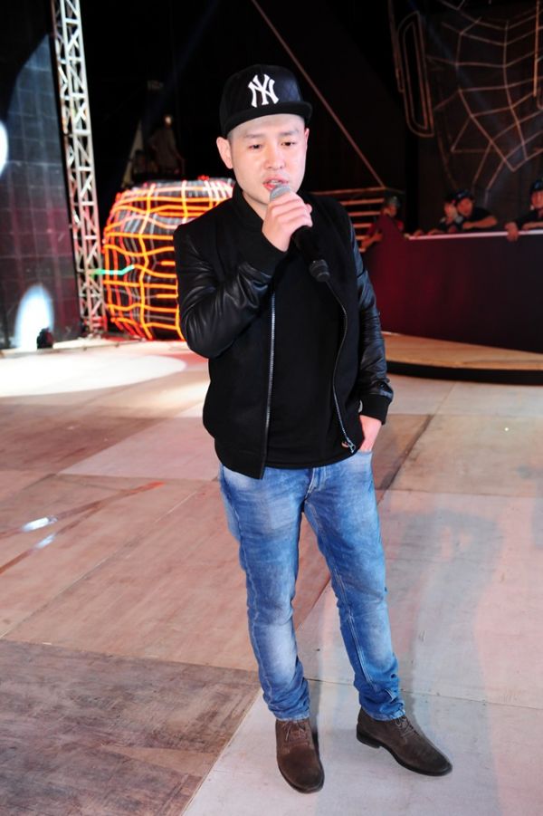 Bảo Anh - Hoàng Tôn sành điệu đi tập Zing Music Awards 9