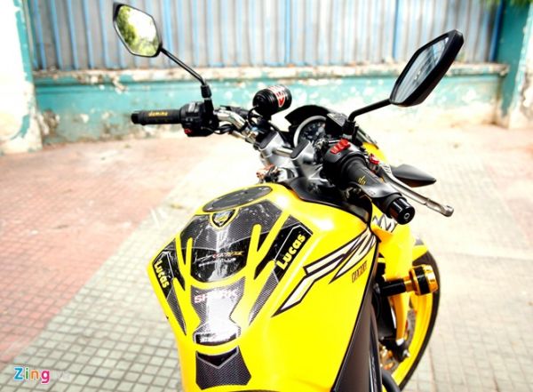 Yamaha FZ150i độ màu vàng bắt mắt của phượt thủ Sài Gòn 4