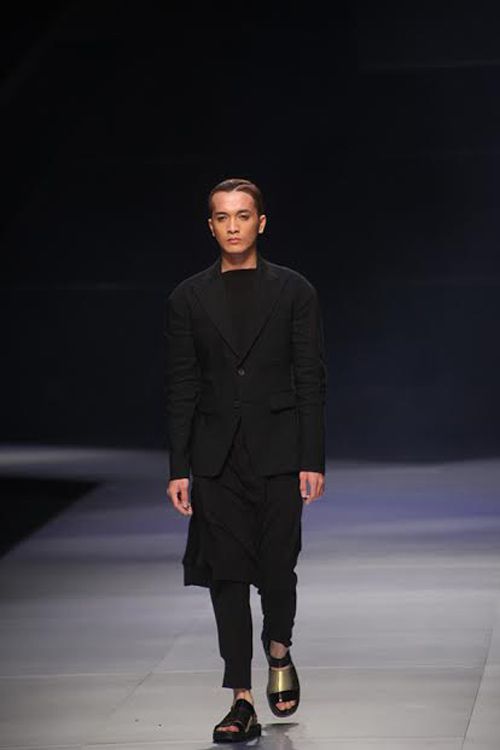 VIFW 2014: Hoa mắt với váy độc đáo cho nam giới 9