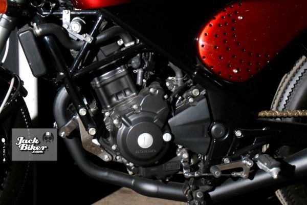 Honda CBR250R độ phong cách cổ điển Triumph Scrambler 9
