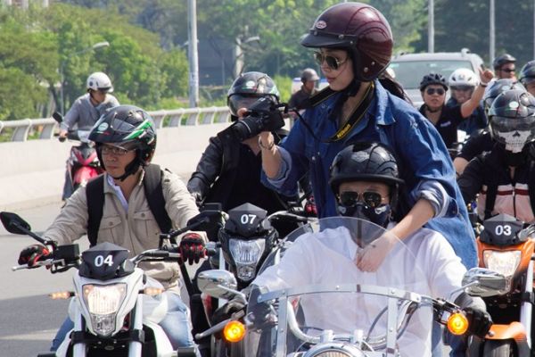 Màn diễu hành đẹp mắt của hàng trăm chiếc mô tô tại Sài Gòn 8
