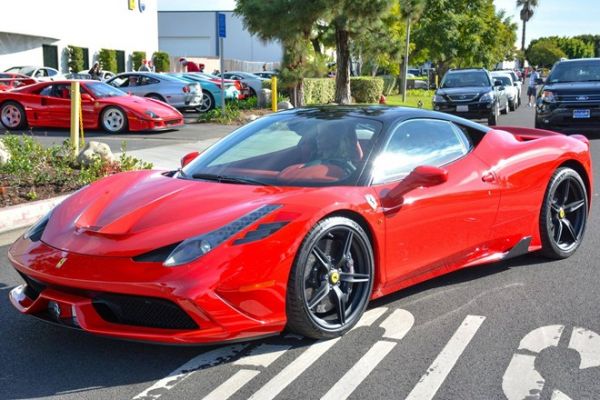 Dàn siêu xe Ferrari đi chơi Tết tại Mỹ 16