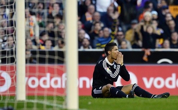 Ronaldo ghi bàn, Real vẫn bại trận trước Valencia 1-2 9