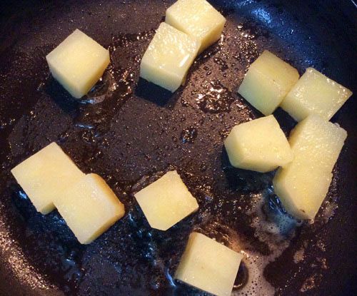 Cách làm món bò lúc lắc, khoai tây cực hấp dẫn 3
