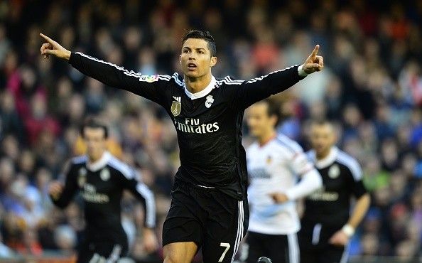 Ronaldo ghi bàn, Real vẫn bại trận trước Valencia 1-2 13