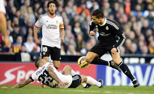 Ronaldo ghi bàn, Real vẫn bại trận trước Valencia 1-2 14