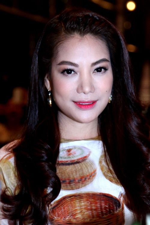 Trương Ngọc Ánh khó "lu mờ" bên Hoa hậu Thế giới 2011 6