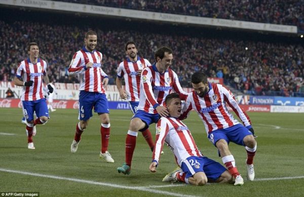 Torres đá chính, Atletico xuất sắc hạ gục Real 2-0 11