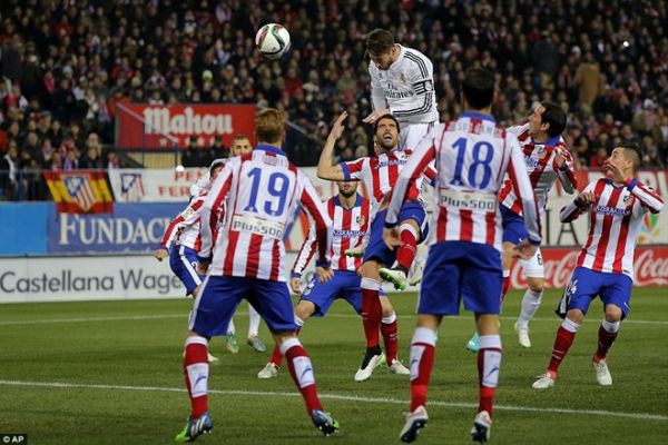 Torres đá chính, Atletico xuất sắc hạ gục Real 2-0 3