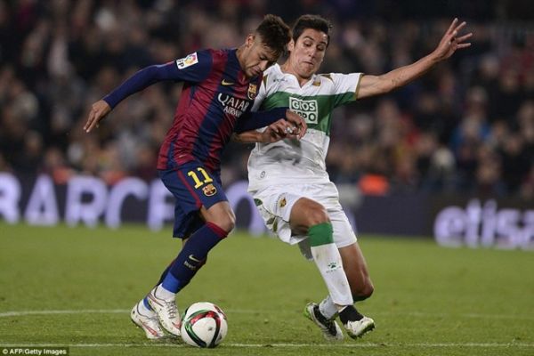 Bộ ba nguyên tử Messi - Neymar - Suarez giúp Barca thắng 5-0 15
