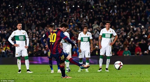 Bộ ba nguyên tử Messi - Neymar - Suarez giúp Barca thắng 5-0 10
