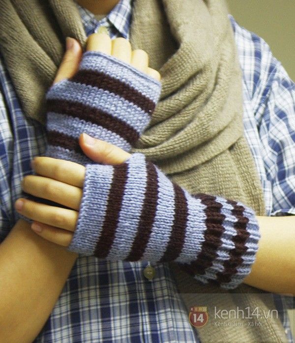 Học cách đan găng tay len hở ngón hai màu cực đẹp 9