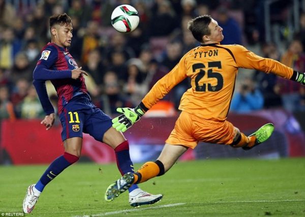Bộ ba nguyên tử Messi - Neymar - Suarez giúp Barca thắng 5-0 13