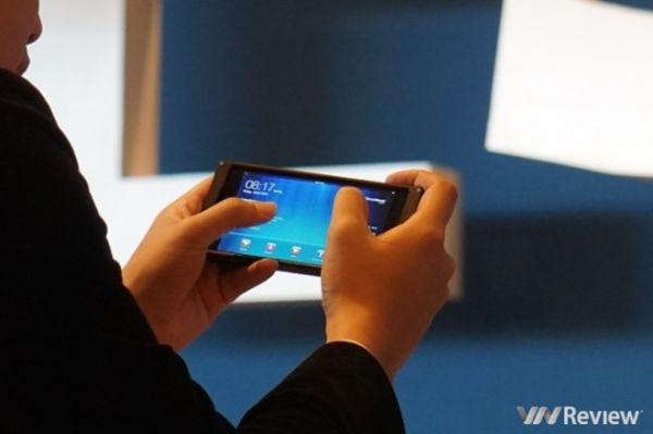 Smartphone Bkav bất ngờ xuất hiện tại CES 2015 8