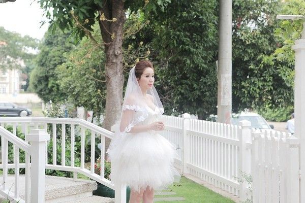 Mỹ nhân Việt xinh như thiên thần khi mặc váy cưới trong MV 7