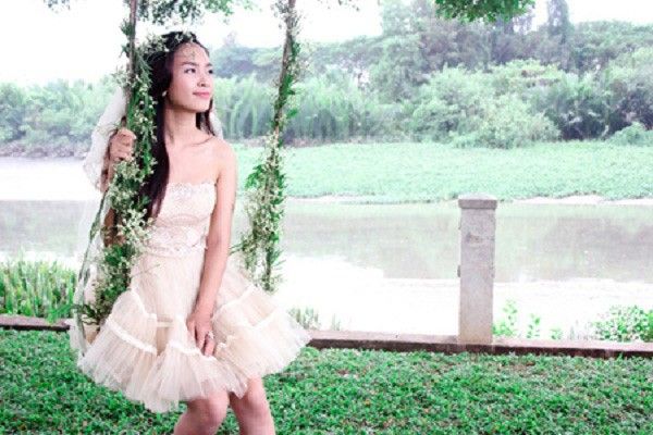 Mỹ nhân Việt xinh như thiên thần khi mặc váy cưới trong MV 9